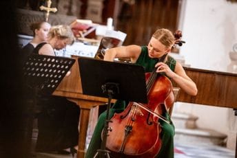 Počeo 17. Festival gudača u Perastu: Trio Arte donio spoj umjetnosti, kulturne baštine i posebnog ambijenta Boke Počeo 17. Festival gudača u Perastu: Trio Arte donio spoj umjetnosti, kulturne baštine i posebnog ambijenta Boke