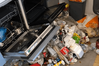 Vlasnik apartmana u Zadru zvao policiju nakon odlaska gostiju iz Luksemburga: Fotografije otkrivaju potpuni haos Vlasnik apartmana u Zadru zvao policiju nakon odlaska gostiju iz Luksemburga: Fotografije otkrivaju potpuni haos