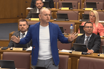 Knežević tvrdi: Spajić pritiskao članove Tenderske komisije da odaberu Južnokorejce, počela saslušavanja u SPO Knežević tvrdi: Spajić pritiskao članove Tenderske komisije da odaberu Južnokorejce, počela saslušavanja u SPO