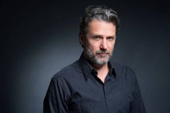 Mićanović: Pozivam vas da ne žmurimo, da ne dozvolimo da nam stavljaju povez oko očiju, već da ih širom otvorimo...