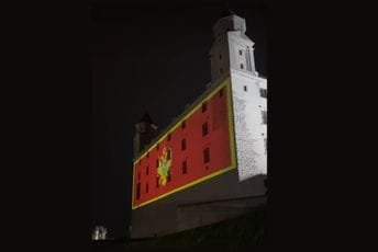 (VIDEO) Bratislavski dvorac večeras u bojama Crne Gore