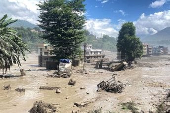 Katastrofalan bilans: Za sada je oko 100 mrtvih u Nepalu i na Tibetu, ali stotine su nestale (FOTO)
