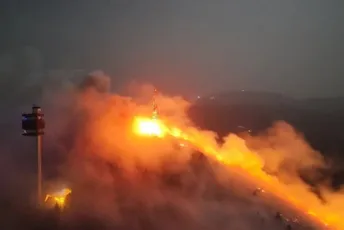 Požar iznad Sarajeva poprimio opasne razmjere: S tornja evakuisana jedna osoba Požar iznad Sarajeva poprimio opasne razmjere: S tornja evakuisana jedna osoba
