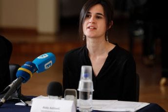 Adžović: Sarajevski rok uspio je da odbrani život i dostojanstvo, umjetnost je najmoćniji alat u borbi protiv dehumanizacije Adžović: Sarajevski rok uspio je da odbrani život i dostojanstvo, umjetnost je najmoćniji alat u borbi protiv dehumanizacije