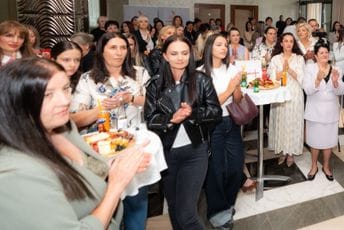 Jelena Iritano izabrana za predsjednicu Foruma žena Demokrata Andrijevica, imenovane i članice Opštinkog odbora Jelena Iritano izabrana za predsjednicu Foruma žena Demokrata Andrijevica, imenovane i članice Opštinkog odbora