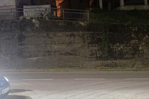 Andrijevica: Uklonjeno platno sa likom ratnog zločinca Ratka Mladića