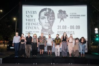 Podgorica ponovo postala bioskop pod otvorenim nebom: Premijerno prikazan Divan dan Podgorica ponovo postala bioskop pod otvorenim nebom: Premijerno prikazan Divan dan