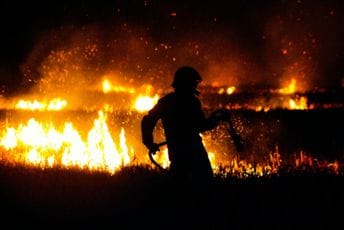 Predsjednik afričke zemlje traži smrtnu kaznu za podmetanje požara Predsjednik afričke zemlje traži smrtnu kaznu za podmetanje požara