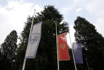 (FOTO/VIDEO) Dan žalosti zbog tragedije u Danilovgradu: Zastave na pola koplja