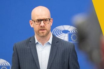 Češki europarlamentarac traži od Marte Kos da zaustavi EU pregovore sa Srbijom zbog veličanja Mladića Češki europarlamentarac traži od Marte Kos da zaustavi EU pregovore sa Srbijom zbog veličanja Mladića