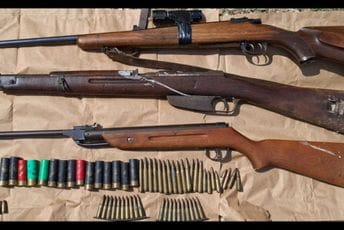 Nikšić: Prijetio supruzi pištoljem, policija pronašla arsenal osužja Nikšić: Prijetio supruzi pištoljem, policija pronašla arsenal osužja