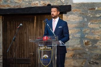 Počele 56. Ratkovićeve večeri poezije; Milatović: Književnost mora imati hrabrosti da stvarnost pogleda u oči Počele 56. Ratkovićeve večeri poezije; Milatović: Književnost mora imati hrabrosti da stvarnost pogleda u oči