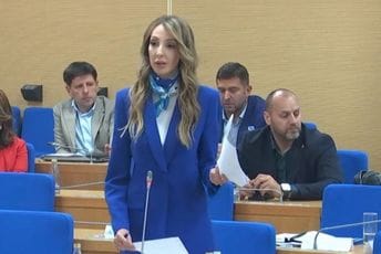 Krivokapić: Prokuristi faktički upravljaju gradskim preduzećima u Podgorici, treba ispitati zakonitost Krivokapić: Prokuristi faktički upravljaju gradskim preduzećima u Podgorici, treba ispitati zakonitost
