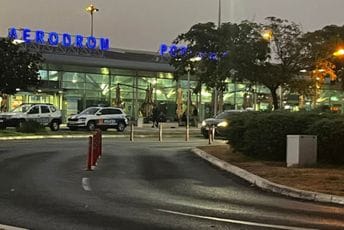 Putnik u ručnom prtljagu skrivao zlatnike, veću količinu novca i kripto opremu Putnik u ručnom prtljagu skrivao zlatnike, veću količinu novca i kripto opremu