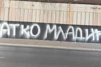 Podgorica: Ispisan grafit Ratku Mladiću kod podvožnjaka na Tuškom putu