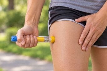 Adrenalinski autoinjektor za hitno liječenje teških alergijskih reakcija nije dostupan u CG: EpiPen se kupuje u inostranstvu, Fond može nadoknaditi troškove Ilustracija