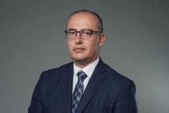 Kurtagić: Podgorica ne smije biti prostor u kojem se veličaju ratni zločinci i vrijeđaju žrtve njihovih zločina Kurtagić: Podgorica ne smije biti prostor u kojem se veličaju ratni zločinci i vrijeđaju žrtve njihovih zločina