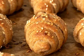 Mekane kiflice koje uspijevaju svaki put: Jednostavan recept za mirisno pecivo koje nestaje za tren Mekane kiflice koje uspijevaju svaki put: Jednostavan recept za mirisno pecivo koje nestaje za tren
