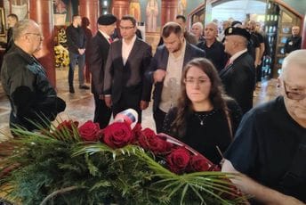 Bojović, Asanović i Knežević odali počast Mladiću, Dajković: Izjavio sam saučešće u ime svakog Srbina iz Crne Gore Bojović, Asanović i Knežević odali počast Mladiću, Dajković: Izjavio sam saučešće u ime svakog Srbina iz Crne Gore