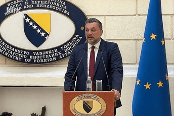 Sarajevo konzularne poslove prebacuje u Podgoricu i Zagreb: Povući će sve zaposlene Ambasade BiH u Beogradu Elmedin Konaković