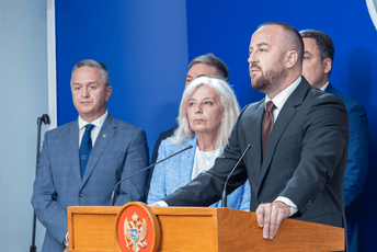 Nikolić: Vučić uticao da juče ne bude kvoruma Nikolić: Vučić uticao da juče ne bude kvoruma