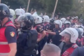 (VIDEO) Novi neredi u Albaniji zbog projekta Trampovog zeta, privedeno više osoba