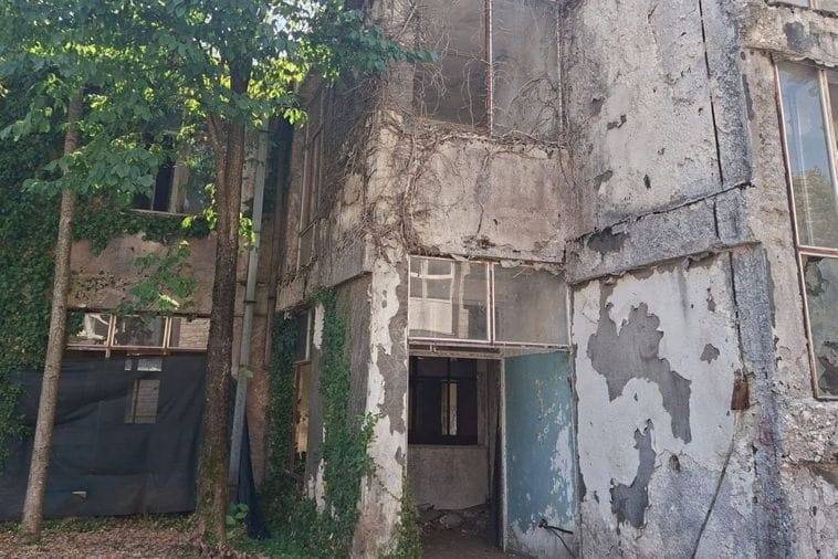 Đurašković najavio rekonstrukciju nekadašnje Dječije bolnice na Cetinju: Tender do kraja godine, ovakav izgled biće ružna prošlost Đurašković najavio rekonstrukciju nekadašnje Dječije bolnice na Cetinju: Tender do kraja godine, ovakav izgled biće ružna prošlost
