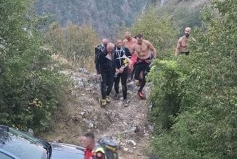 Završena akcija u kanjonu Nevidio: Povrijeđeni muškarac bezbjedno evakuisan Završena akcija u kanjonu Nevidio: Povrijeđeni muškarac bezbjedno evakuisan