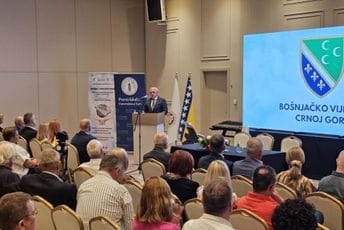 Mustafić: Vlada napreduje ka EU, ali pitanja manjinskih naroda u kulturnoj i obrazovnoj sferi nijesu među prioritetima