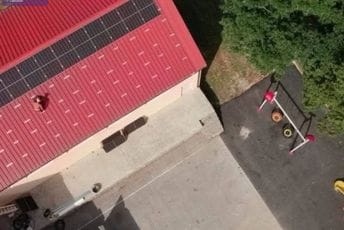 MPNI: Škola u Odžaku dobila solarne panele MPNI: Škola u Odžaku dobila solarne panele