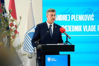Oboje na revoluciju Oboje na revoluciju