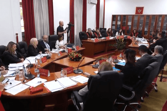 U toku javna rasprava o vakcinaciji kao uslovu za vrtić; Armenko: Ne dovodimo u pitanje istorijski značaj imunizacije