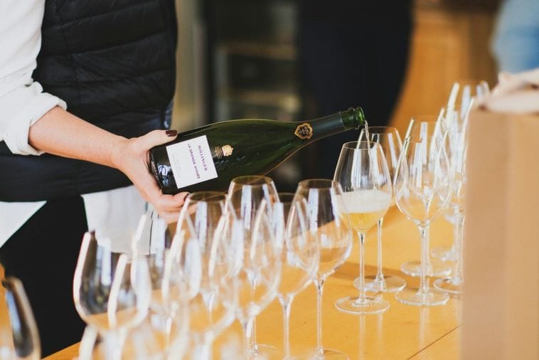 Rekordni toplotni talasi u Francuskoj povećavaju nivo alkohola u šampanjcu Rekordni toplotni talasi u Francuskoj povećavaju nivo alkohola u šampanjcu