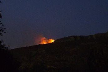 Požar u Piperima pod konstantnim nadzorom, ne ugrožava naselja