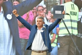 Crnogorskog je porijekla, sebe opisuje kao vojnika: Ko je Ilija Srdanović, koji predvodi Studentsku listu u Srbiji?