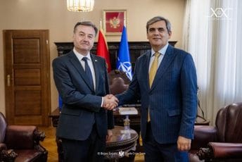 Ibrahimović primio u oproštajnu posjetu ambasadora Oleha Herasimenka: Odnosi Crne Gore i Ukrajine dodatno osnaženi tokom njegovog mandata Ibrahimović primio u oproštajnu posjetu ambasadora Oleha Herasimenka: Odnosi Crne Gore i Ukrajine dodatno osnaženi tokom njegovog mandata