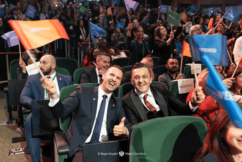 Vuković bez glasa za Spajićev 'Euro model': Ministar finansija se nije izjasnio Vuković bez glasa za Spajićev 'Euro model': Ministar finansija se nije izjasnio