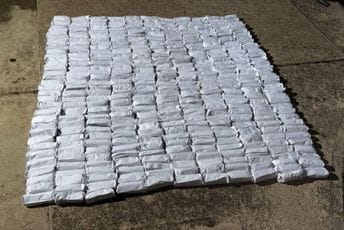 Potjera kod Skadarskog jezera: Osumnjičeni za šverc duvana pobjegli policiji, zaplijenjeno blizu 200 kila (FOTO)