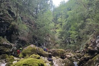Slovenija: Dječak pao u duboku provaliju, otac krenuo da ga spasi pa poginuo