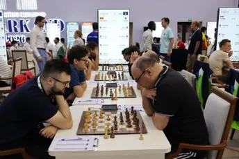 Polovičan učinak Crne Gore u Samarkandu: Šahisti slavili protiv Alžira, šahistkinje izgubile od Kube Polovičan učinak Crne Gore u Samarkandu: Šahisti slavili protiv Alžira, šahistkinje izgubile od Kube