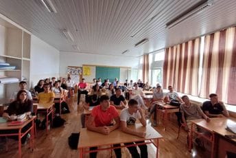 „Ne nagađajte, pitajte“: Danilovgradski gimnazijalci učili kako prepoznati rizike dopinga i kontaminiranih suplemenata