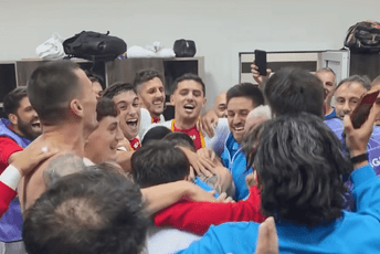 "Ti si naša prva ljubav": Pogledajte slavlje 'sokola' nakon trijumfa u Jerevanu (VIDEO)