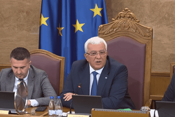 Mandić tvrdi da nema audio-vizuelnih uslova za sjednicu na Cetinju, iz Skupštine Prijestonice tvrde da sve funkcioniše