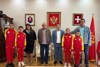 Đurašković ugostio i nagradio mlade atletičare: Cetinjski sport ima lijepu budućnost