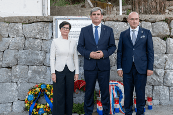 Kos, Grlić Radman i Ibrahimović položili vijence na spomen ploču u Morinju