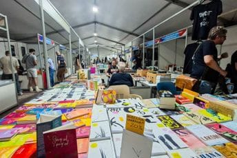 Bili smo na sajmu knjiga na Trgu nezavisnosti: Evo kako je tamo (FOTO) Bili smo na sajmu knjiga na Trgu nezavisnosti: Evo kako je tamo (FOTO)