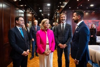 Milatović sa ministrima Slavkov formata: Crna Gora će svoj dio posla završiti reformama, snažnijim institucijama i radom Milatović sa ministrima Slavkov formata: Crna Gora će svoj dio posla završiti reformama, snažnijim institucijama i radom