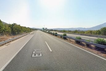 Grupa muškaraca  oštetila kombi sa crnogorskim tablicama na auto-putu u Hrvatskoj