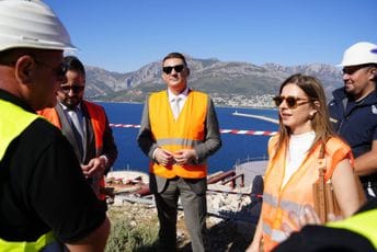 Šahmanović u Luci Bar: Dobra dinamika radova na državnim rezervoarima za strateške rezerve
