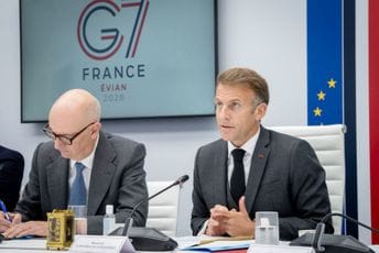 Makron nakon odluke G7: U promet ide do 100 miliona barela dizela